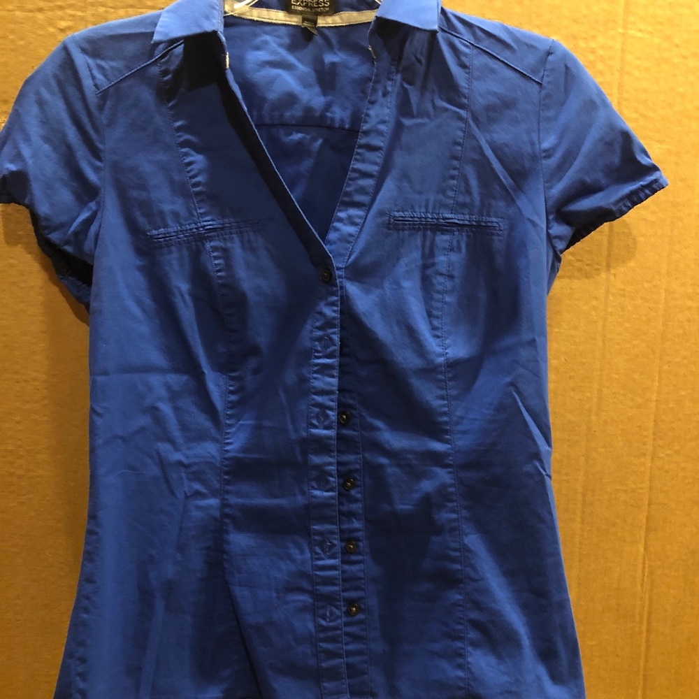 3/15. Nice slim fitting dress shirt